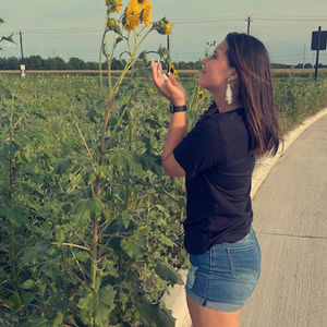 Meet your Posher, Ava